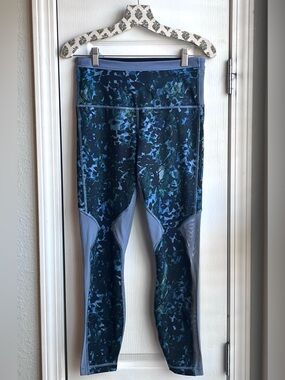 Lululemon Running in the City Mesh 7/8 Leggings Blue Floral Blue Size 6